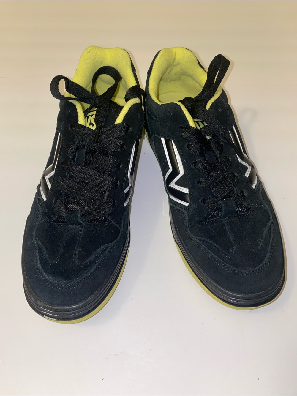 Vans Upland Sneakers Size 7